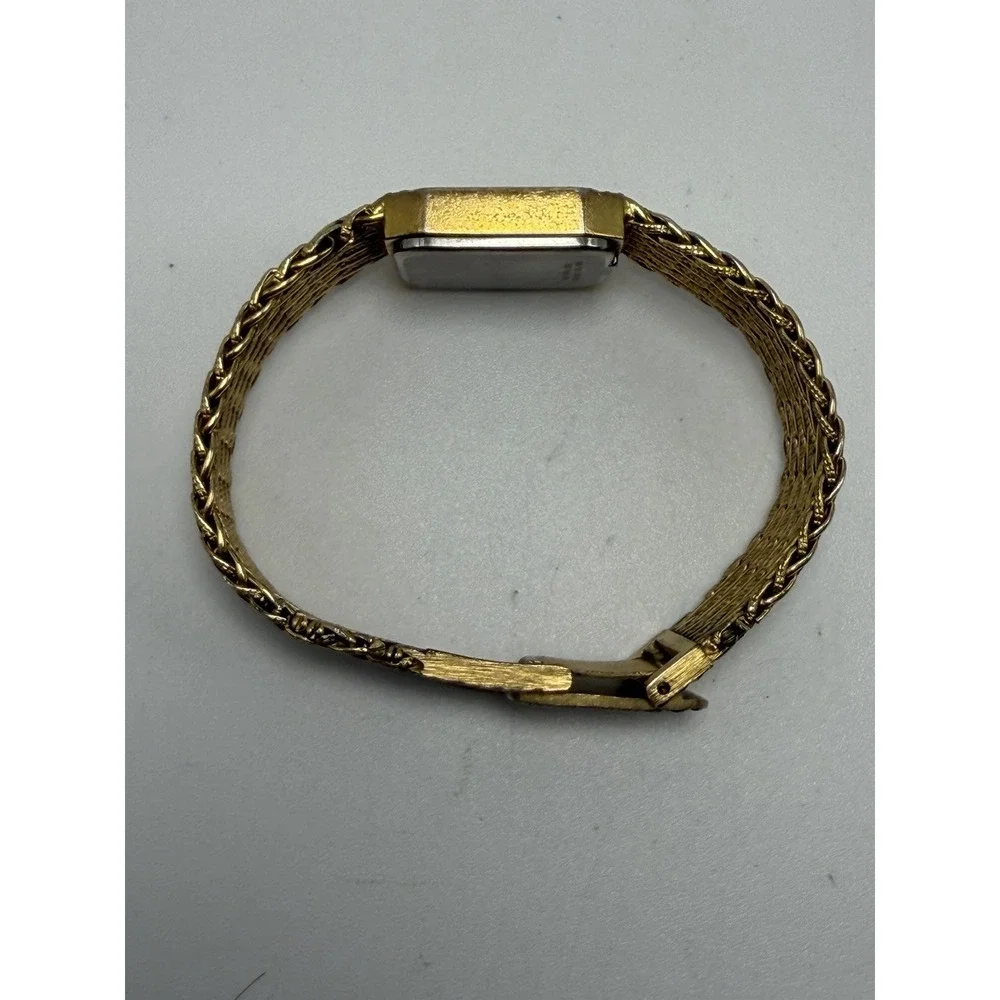Croton‎ Vintage Ladies Watch Swiss Made New Battery 18MM 5.75